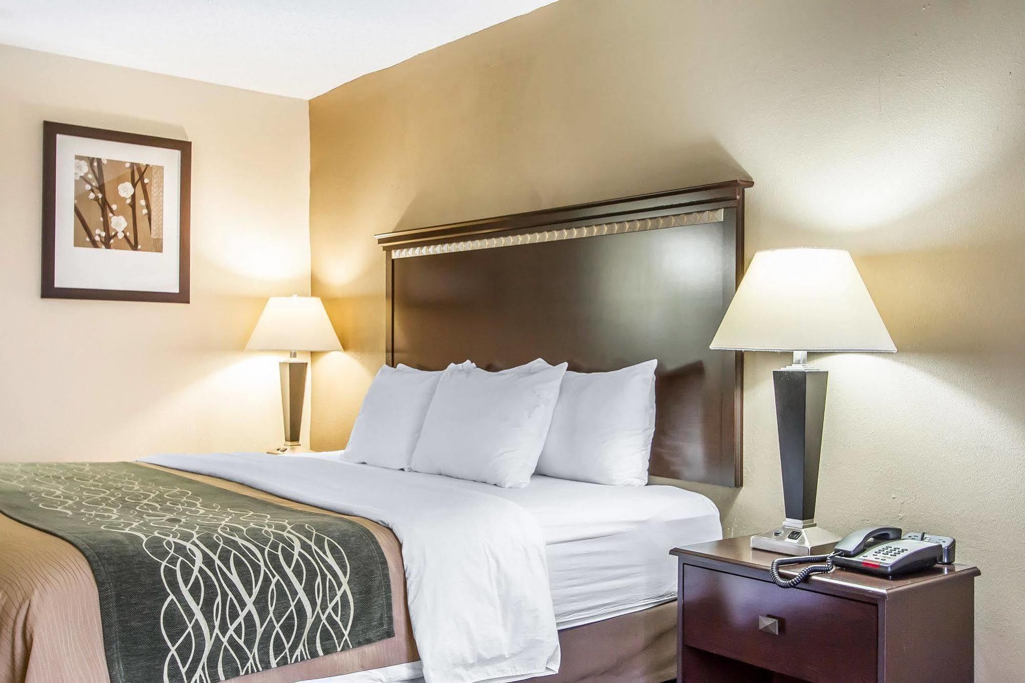 Quality Inn Macomb Near University Area Exterior photo